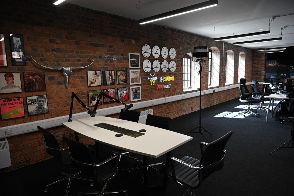 Brad Henshaw Show β broadcast-ready set, Birmingham UK